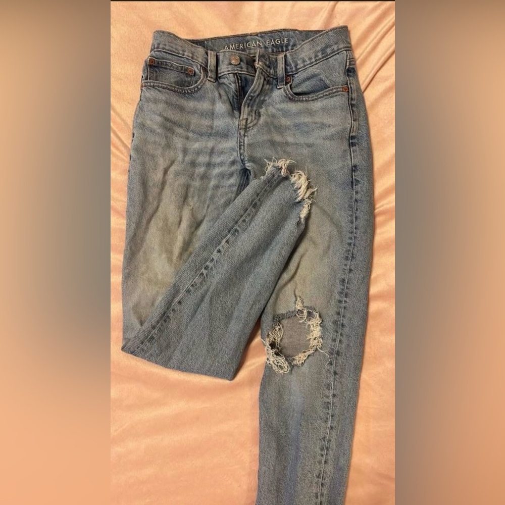 American Eagle Outfitters Light Blue Distressed Boyfriend Jeans